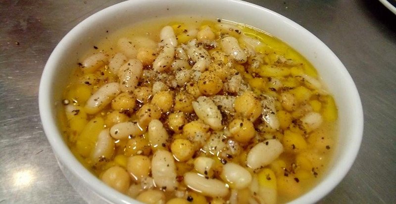 Tour gastronomico a La Spezia - Assaggio di sgabei e zuppa mesciua