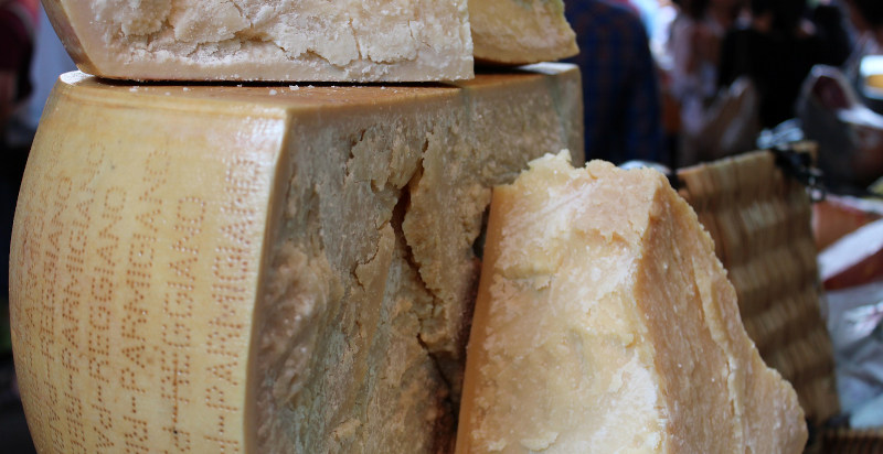 Tour gastronomico con assaggio parmigiano