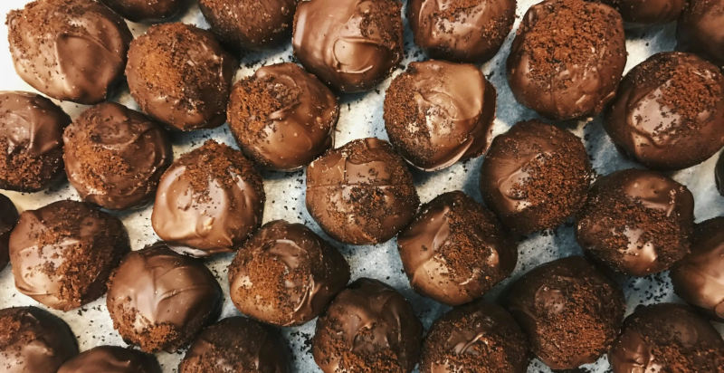 Degustazione di cioccolato artigianale durante un tour gastronomico a Ginevra