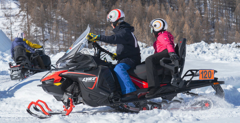 tour motoslitta a Sauze di Cesana itinerario motoslitta conducente passeggero