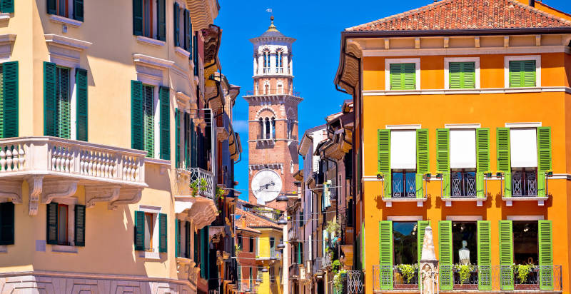 Esperienza escape room outdoor a Verona, divertimento per famiglie e amici