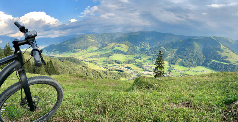 Montecampione escursioni: vista sulla Valle di Rondeneto