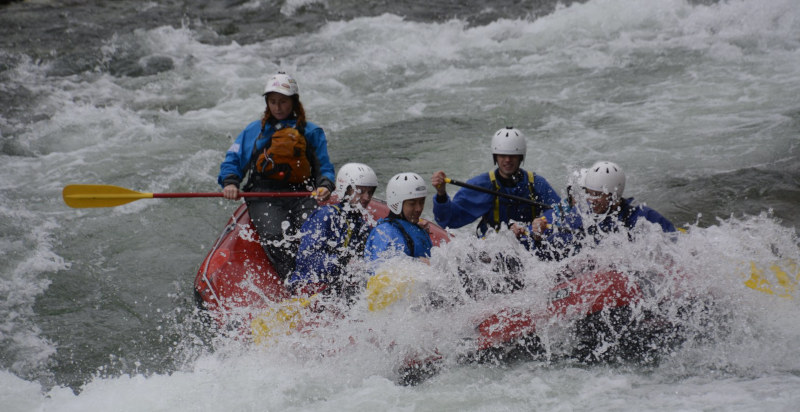 Entusiasmante esperienza di rafting lungo il fiume Sesia in Valsesia