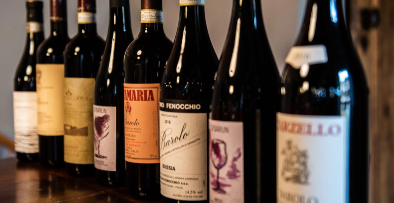 Degustazione di vino del Piemonte e delle Langhe