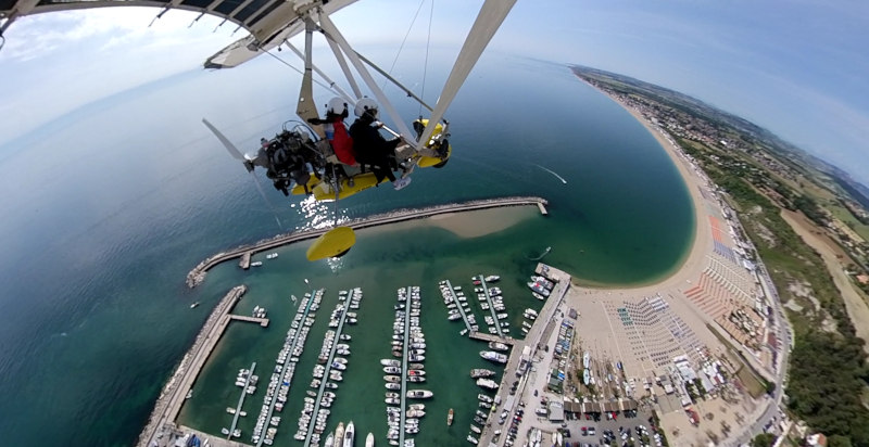 volo estivo e invernale in deltaplano Marche