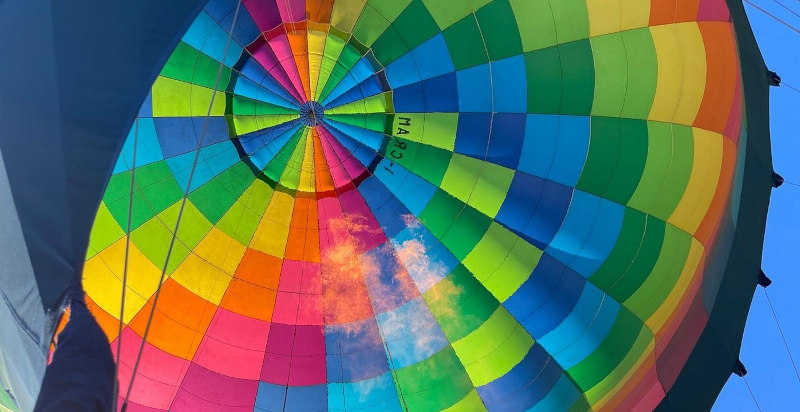 Volo in mongolfiera per due persone sull’altopiano della Sila in Calabria, esperienza romantica esclusiva