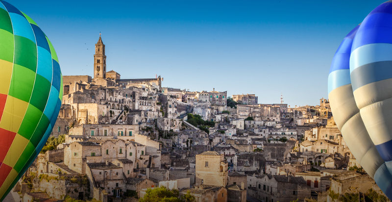 Spettacolare vista di Matera da una mongolfiera