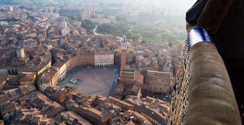 Volo mongolfiera sopra Siena