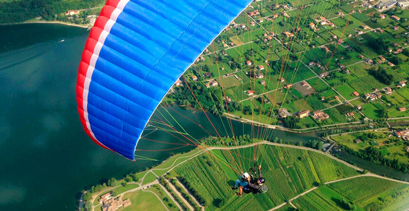 Volo parapendio lago di Idro