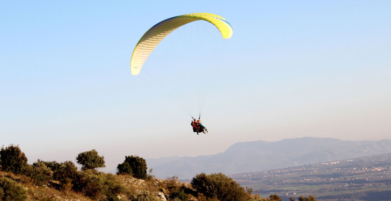 Vista aerea di Tivoli durante un volo in parapendio