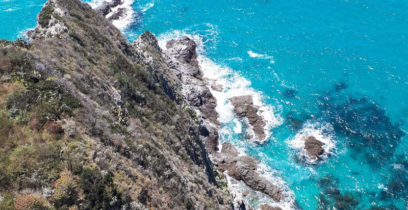 Esperienza di parapendio a Tropea con vista sulle scogliere calabresi