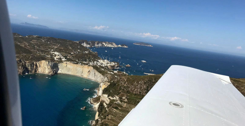 Paesaggi della Campania visti dall'alto durante il volo