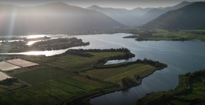 Paesaggi attorno a Latina visti dall'elicottero