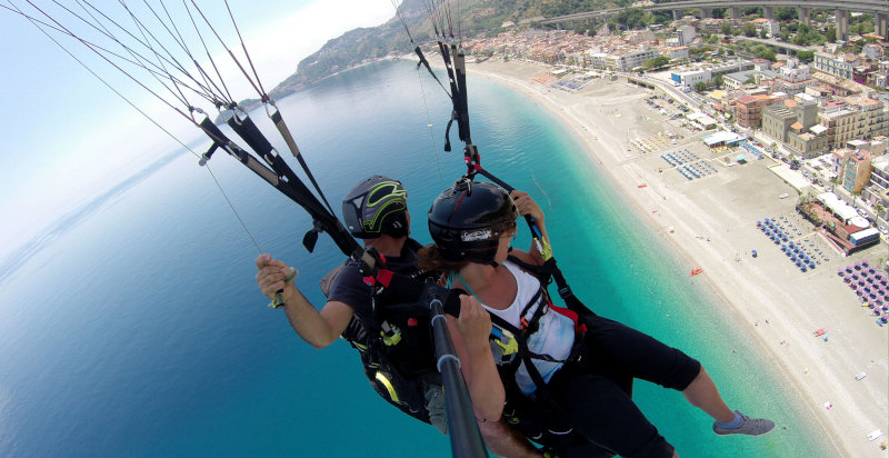 Panorama aereo durante il volo in parapendio a Gallodoro