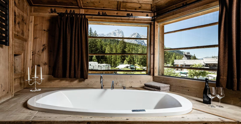 Vasca idromassaggio nella casa sull'albero in Trentino Alto Adige
