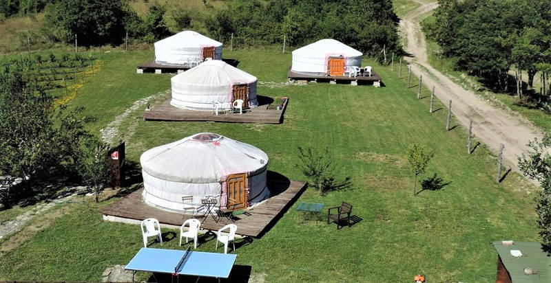 Esperienza regalo dormire in yurta: natura e comfort