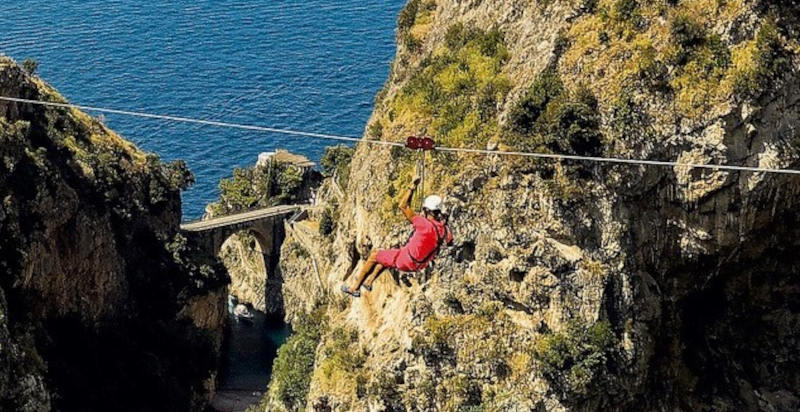 Adrenalina pura con la zipline Furore